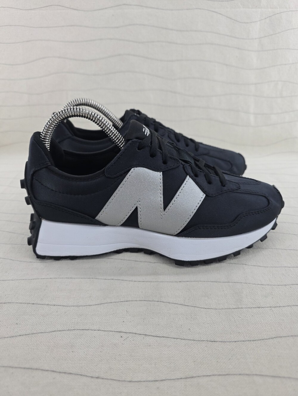New Balance Womens Intelligent Choice 327 Black Gray White Shoes WS327MA1 Size 6